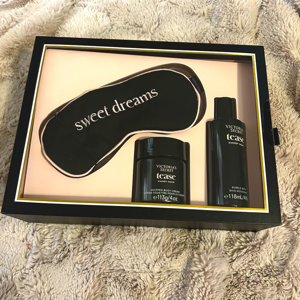 Tease Candy Noir Set by Victoria’s secret